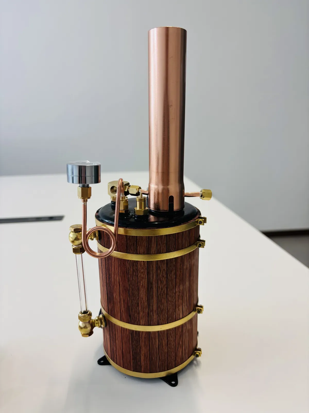 B2 model steam engine — view 2