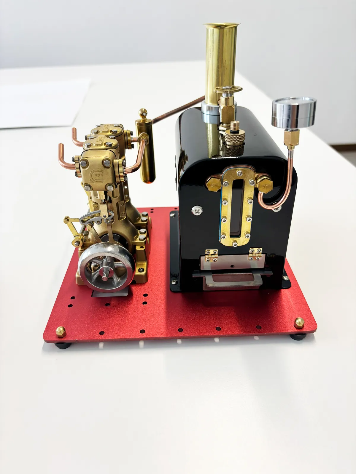 BL2 model steam engine — view 2