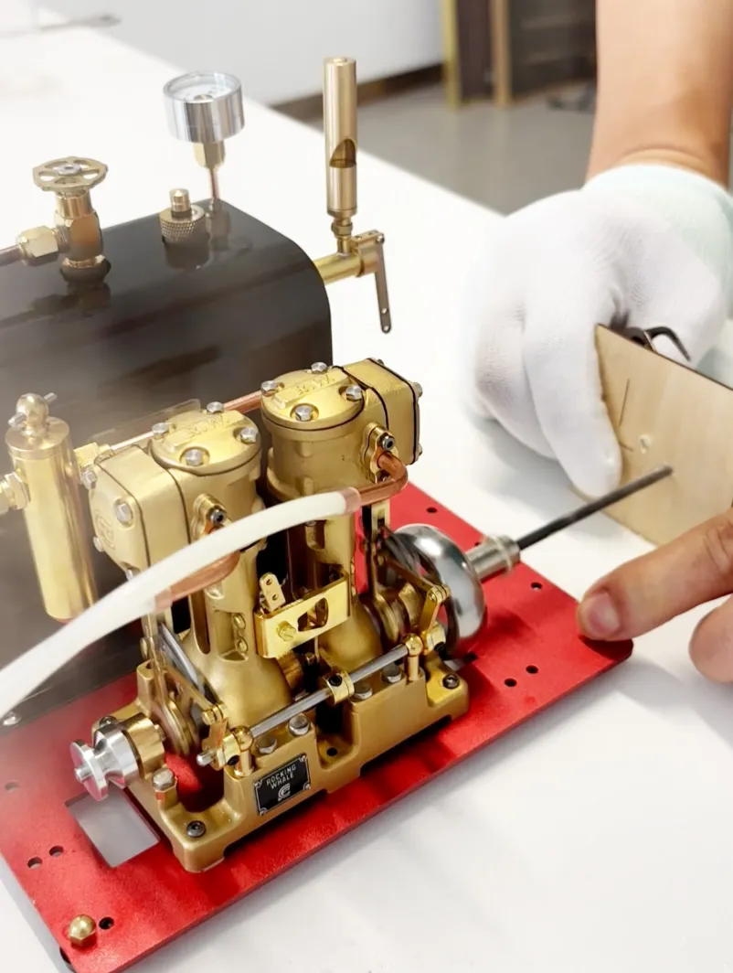 BL2 model steam engine — view 12