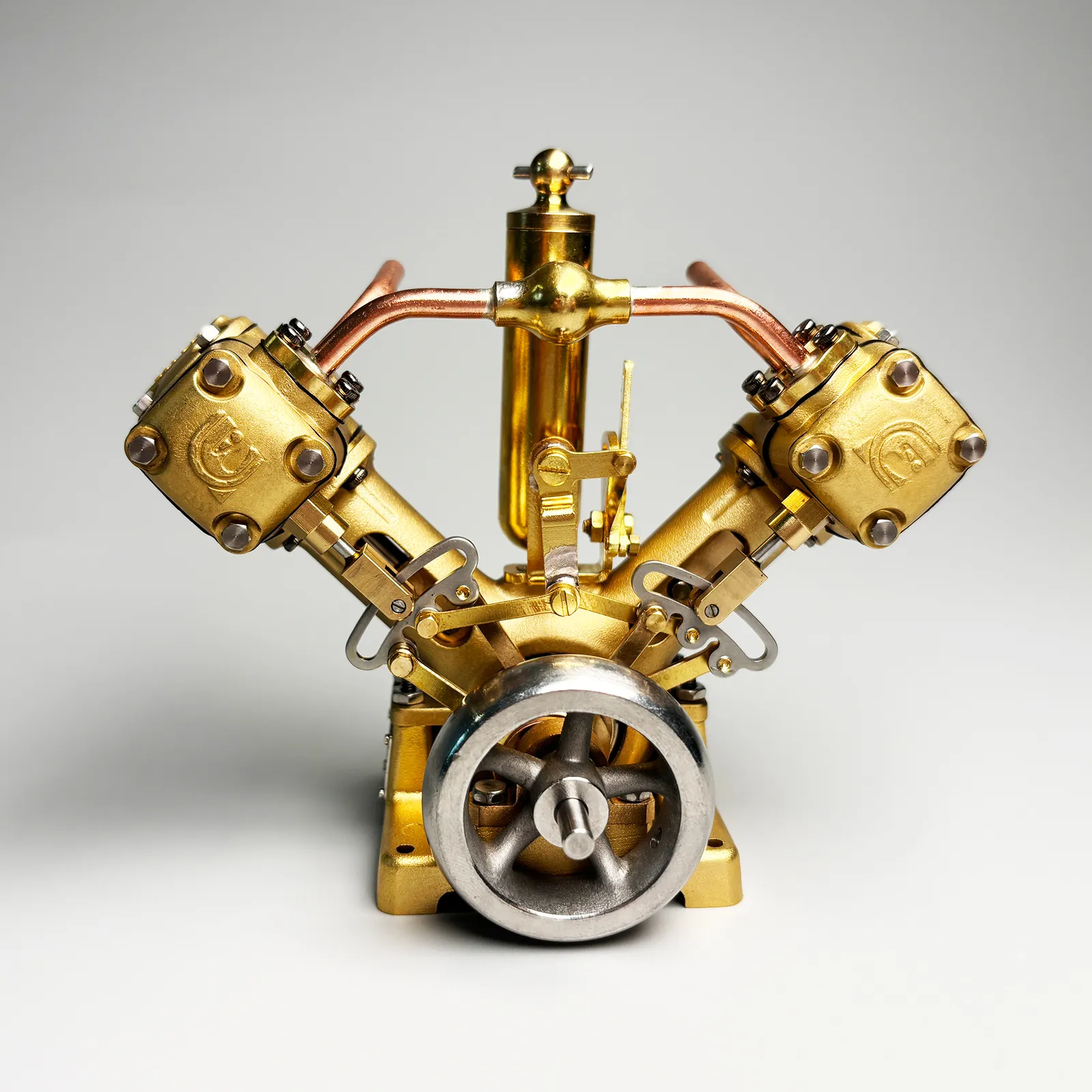 V2 model steam engine — view 1