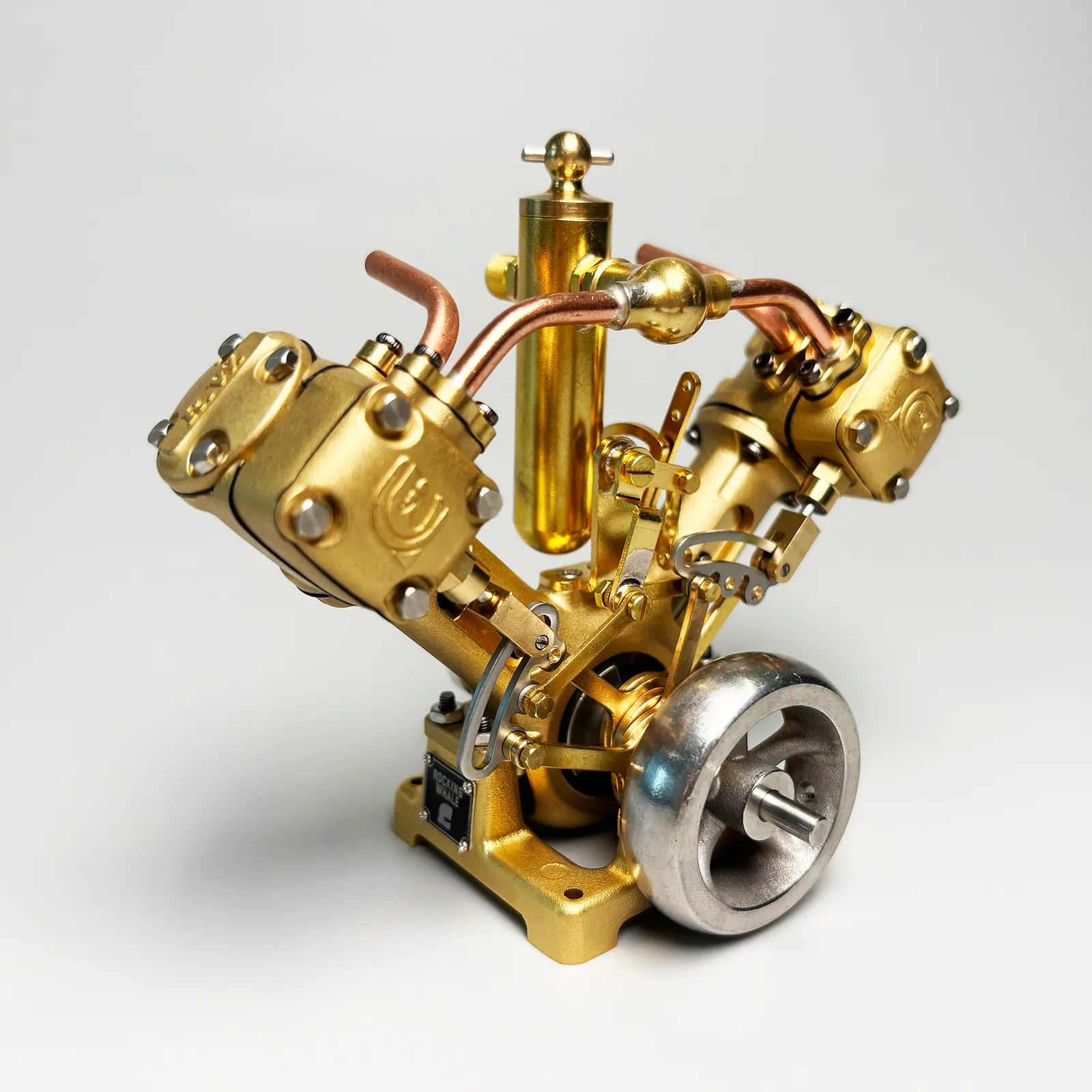 V2 model steam engine — view 3