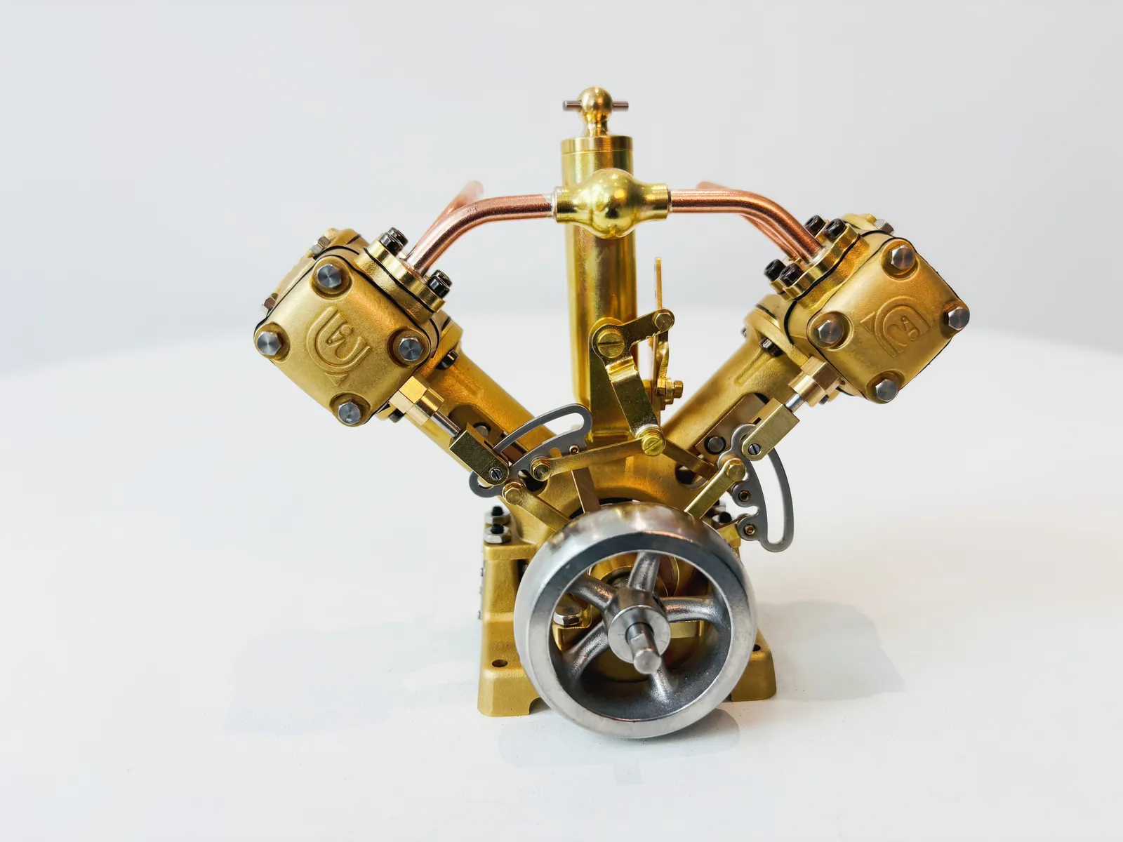 V2 model steam engine — view 19