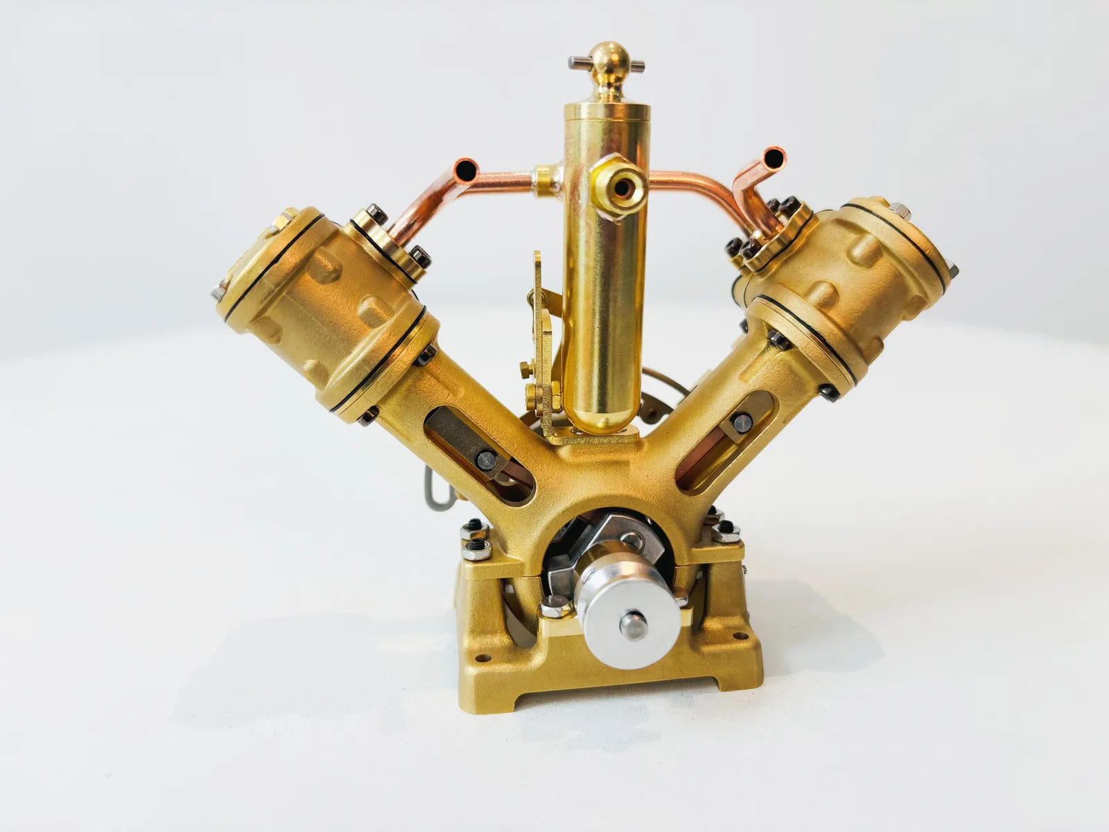 V2 model steam engine — view 20