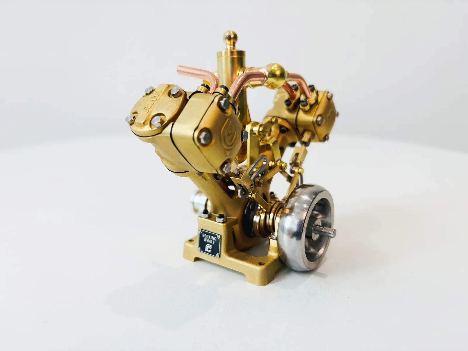 V2 model steam engine — view 22
