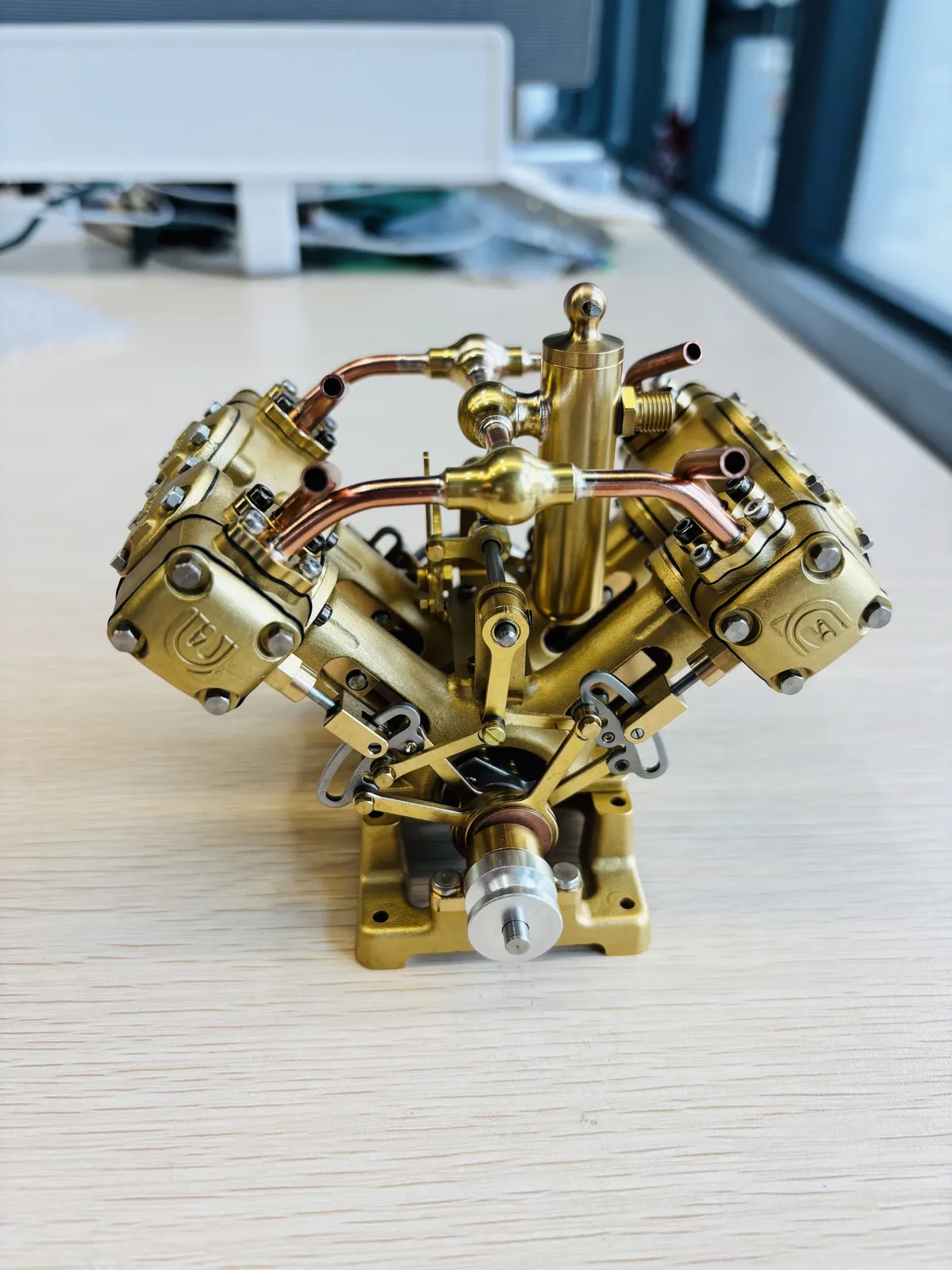 V4 model steam engine — view 4