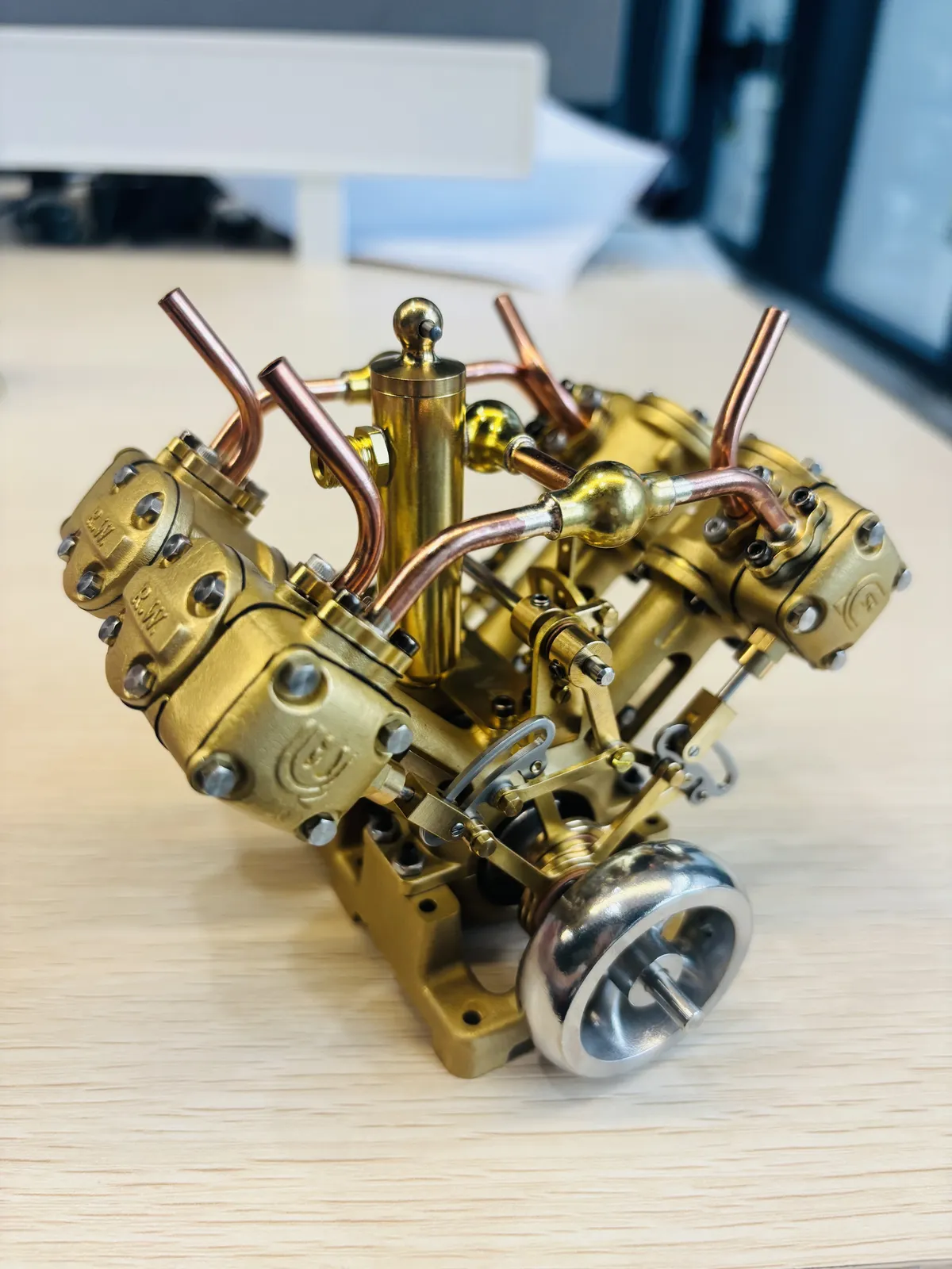 V4 model steam engine — view 6