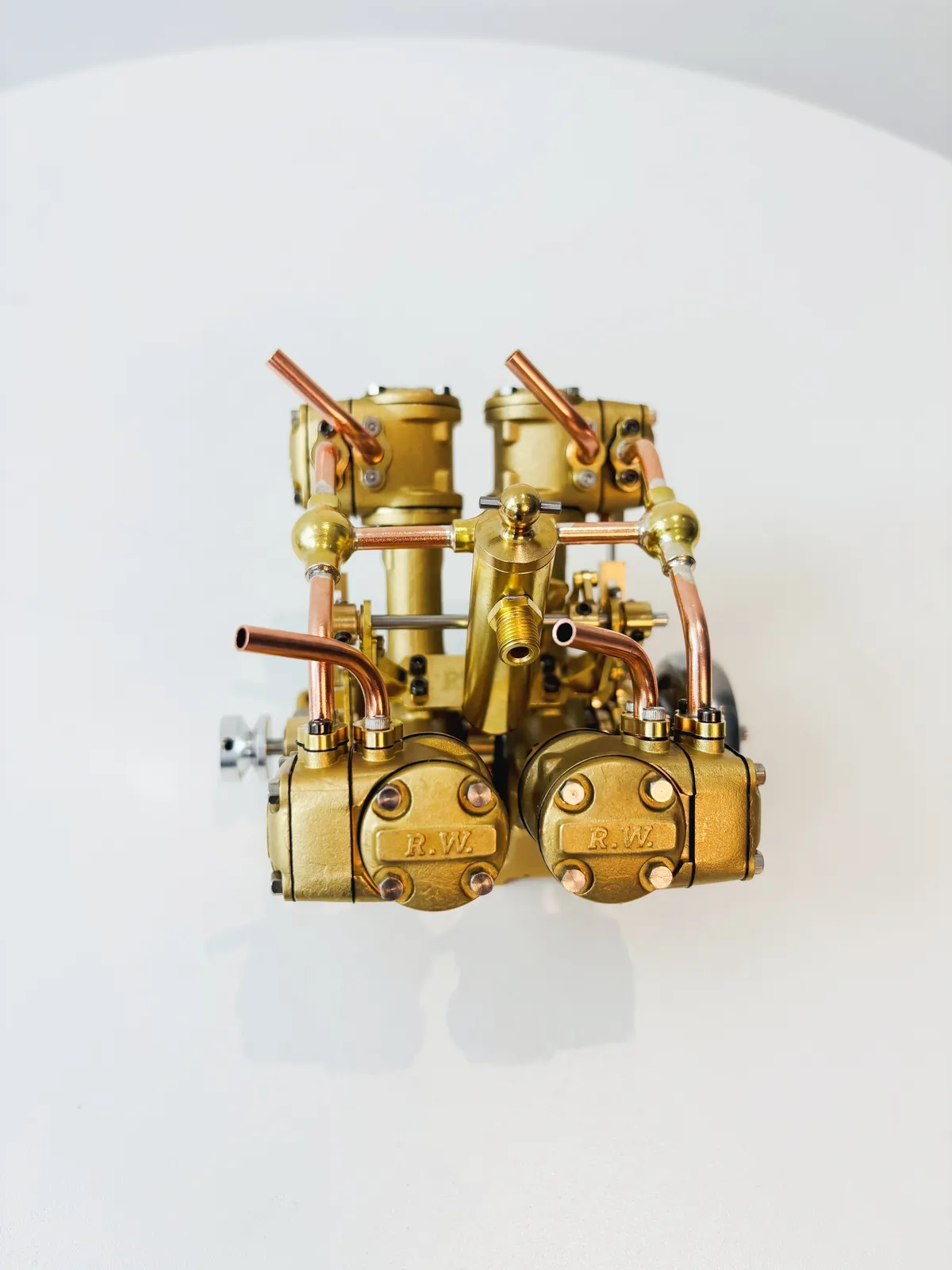 V4 model steam engine — view 11