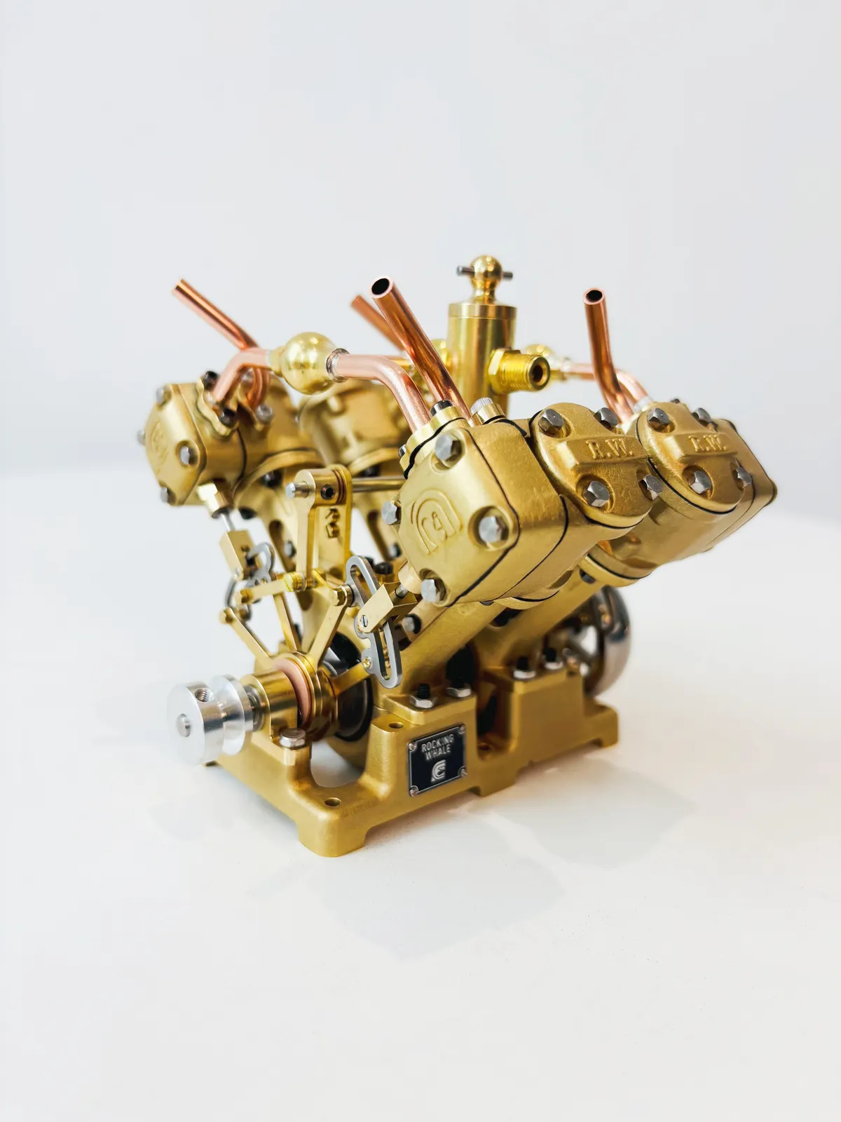 V4 model steam engine — view 12