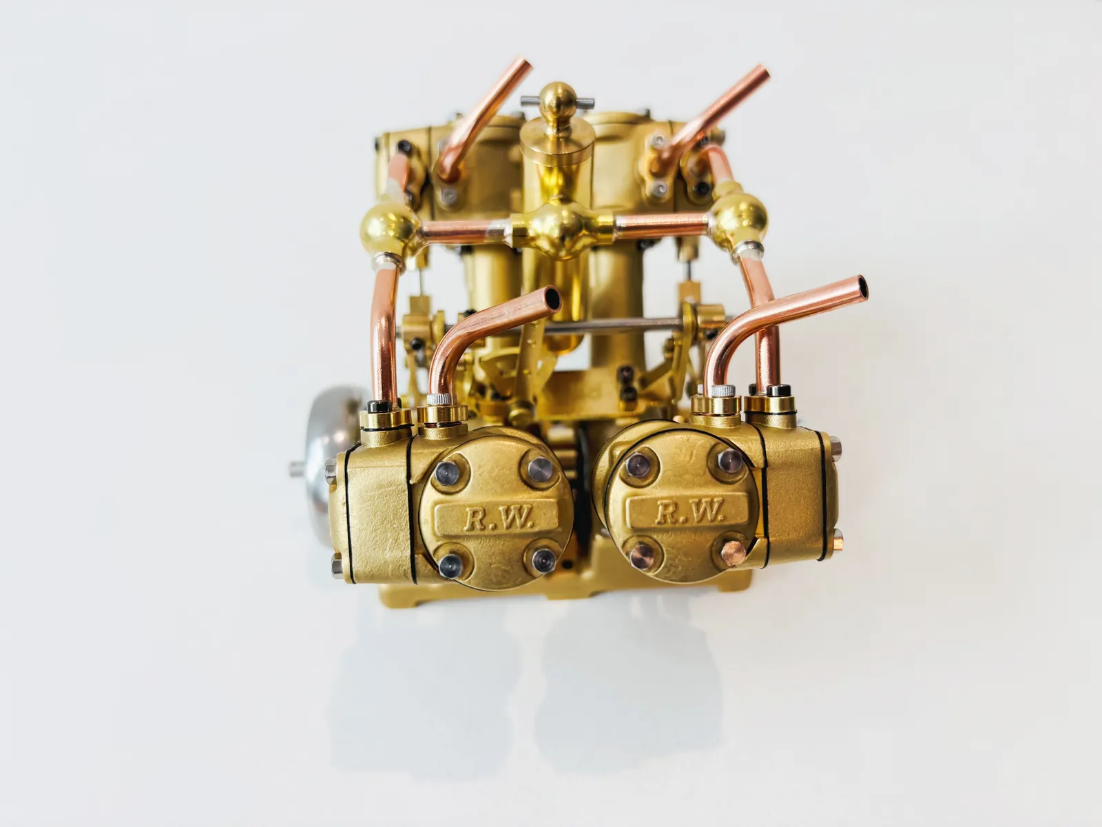 V4 model steam engine — view 17